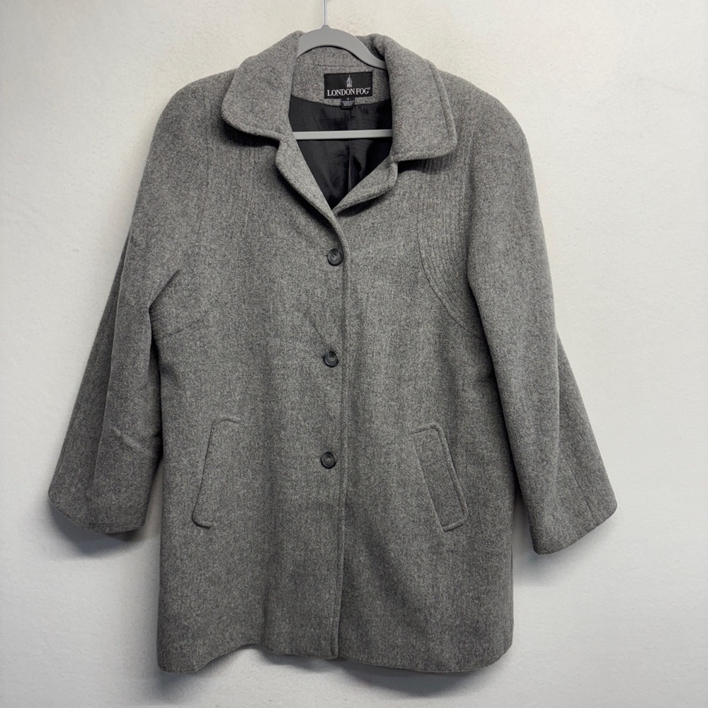 London Fog Gray Wool Blend Coat 16 Button‎ Collared
